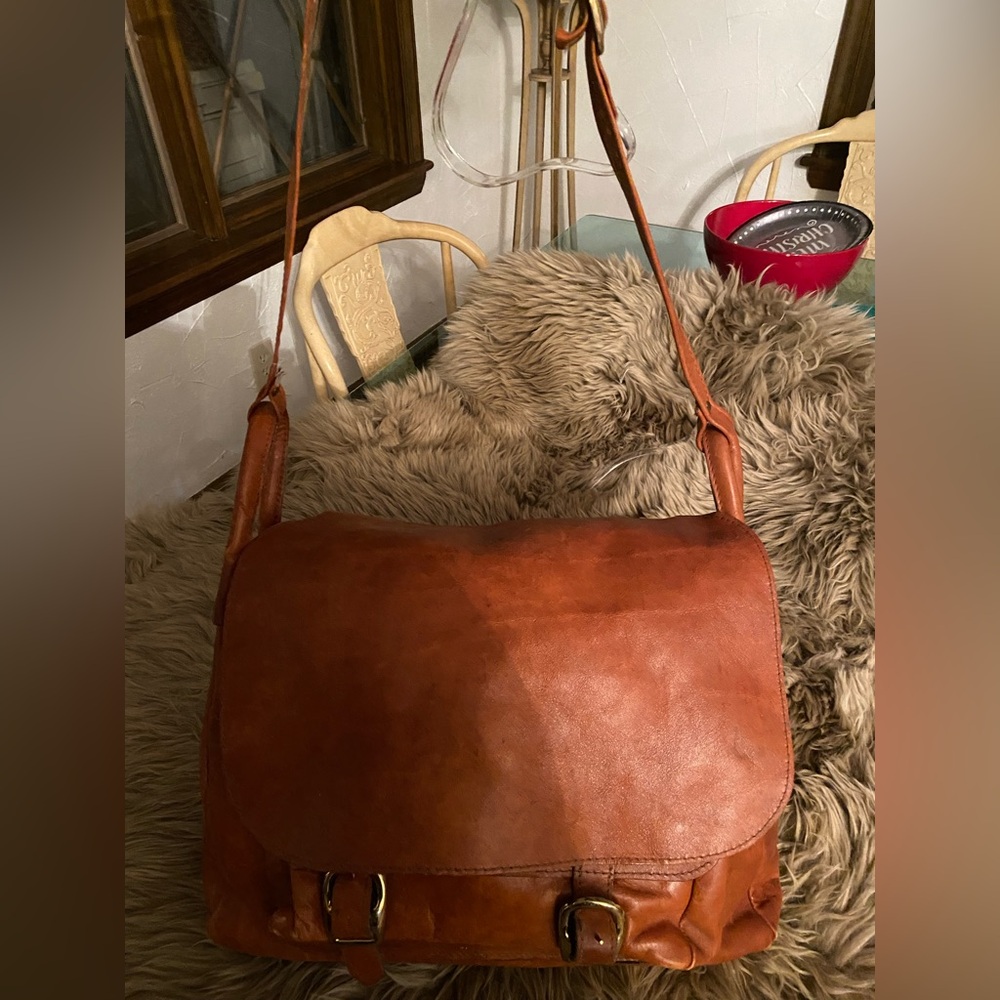 Crown Tan Leather Men's Messenger Bag